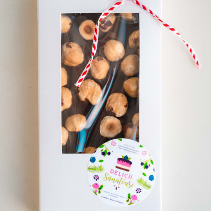 Tabletă de ciocolată cu alune de pădure